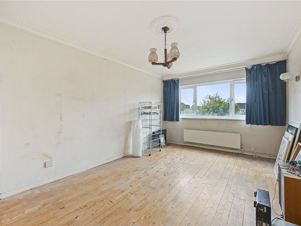 2 bed flat for sale in Byron Way, Northolt, Ealing, Greater London UB5