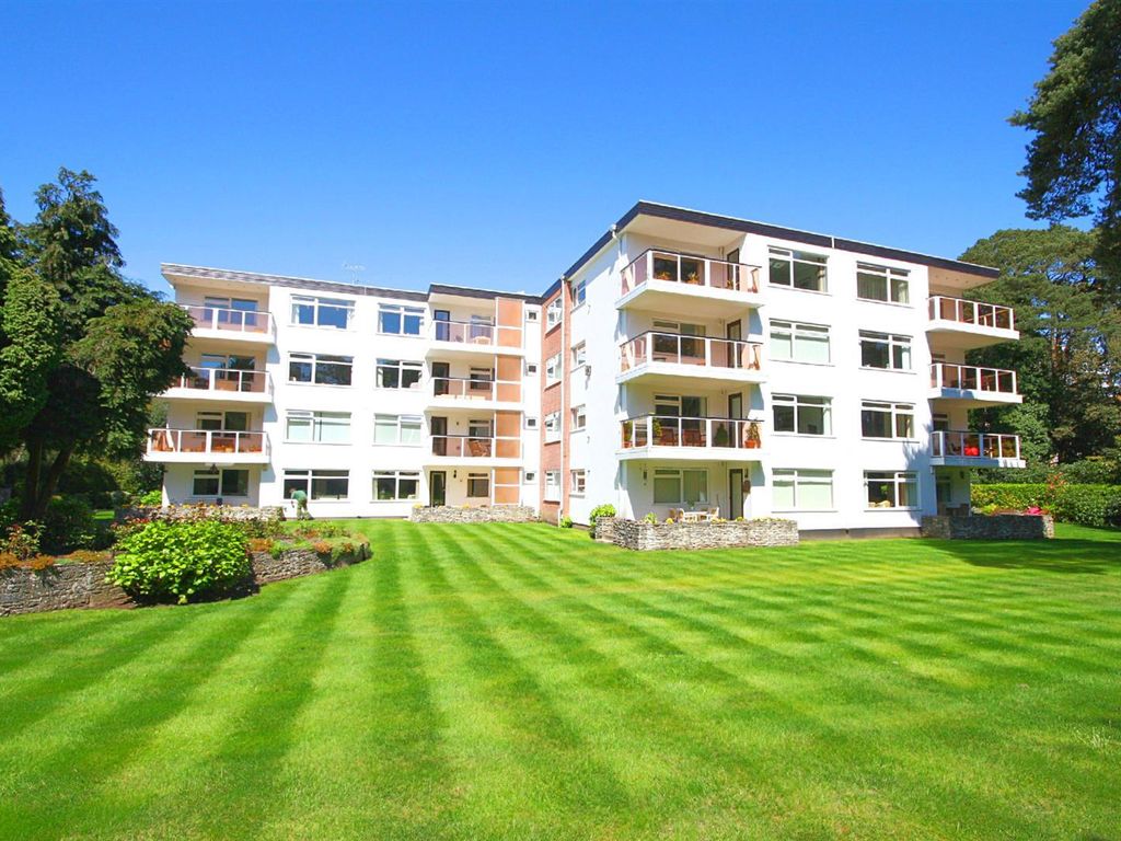 3 bed flat for sale in Martello Road South, Canford Cliffs, Poole BH13