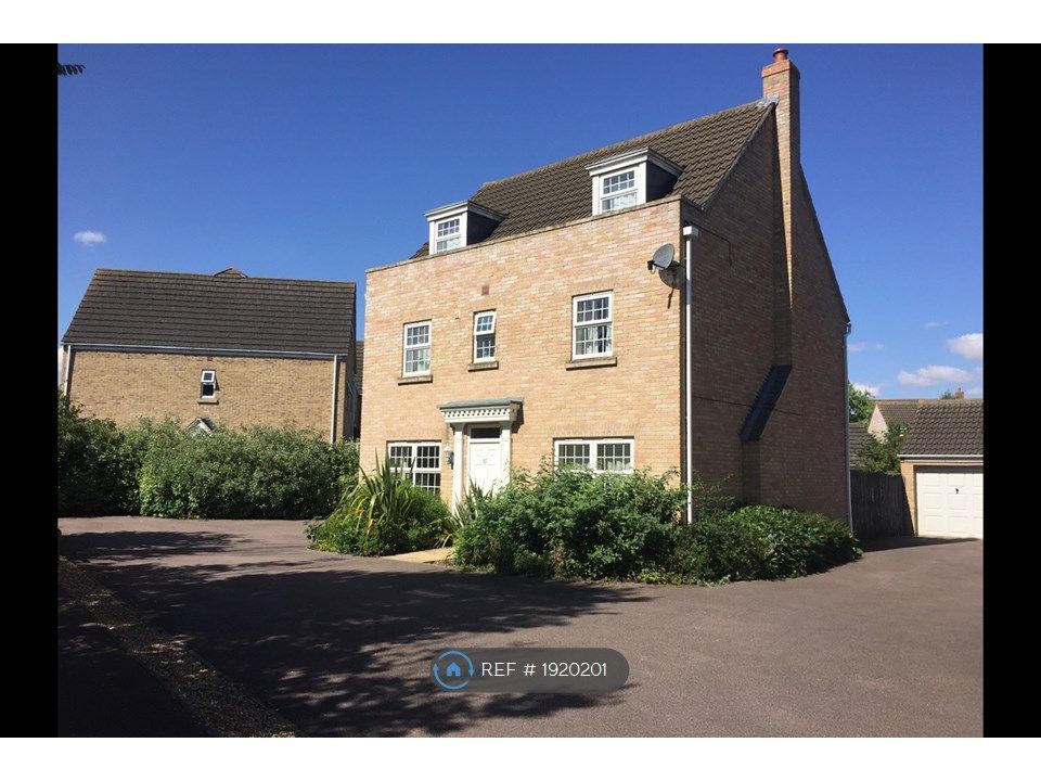 5 bed detached house to rent in Robertson Way, Sapley, Huntingdon PE28