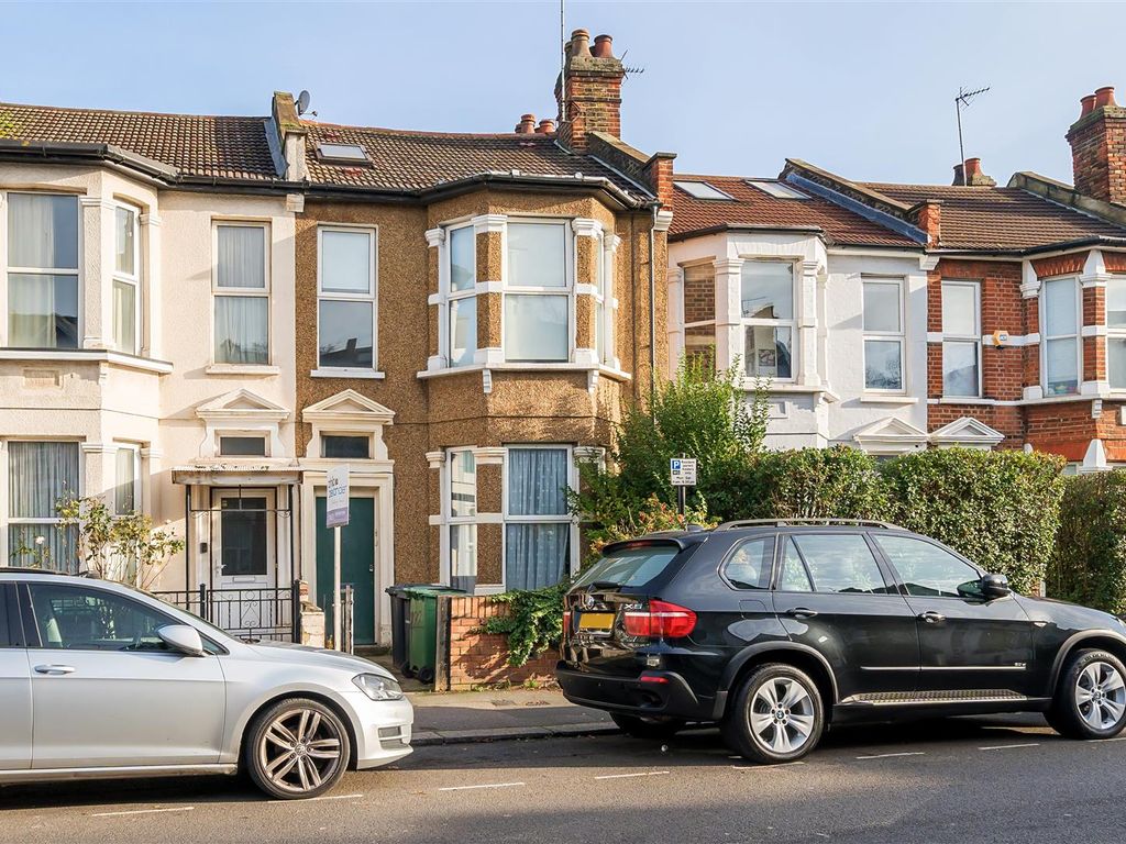 2 bed flat to rent in Wightman Road, Hornsey N8, £2,500 pcm Zoopla