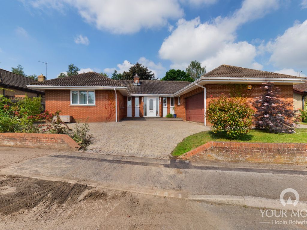 3 bed bungalow for sale in Gurston Rise, Rectory Farm, Northampton NN3