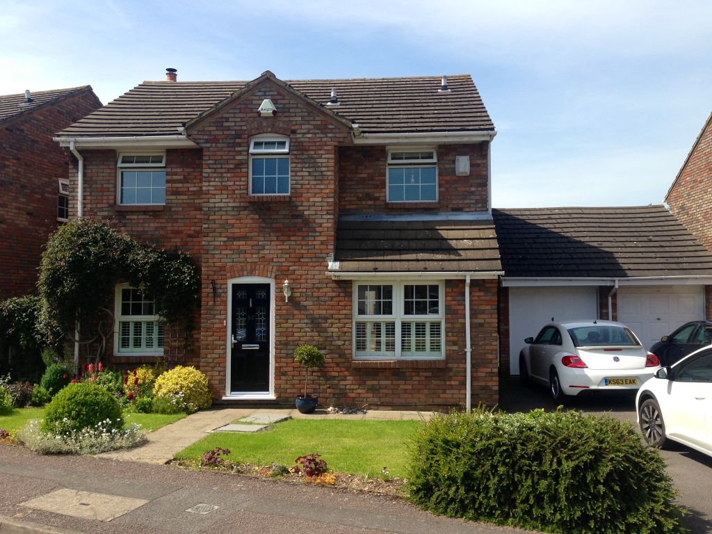 4 bed detached house to rent in Grove Gardens, Tring, Hertfordshire HP23, £2,250 pcm Zoopla