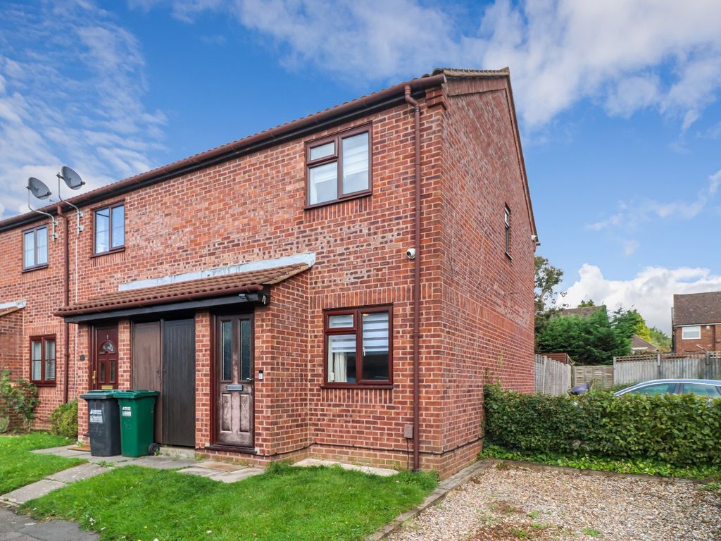 2 bed end terrace house for sale in Berkeley Close, Abbots Langley WD5