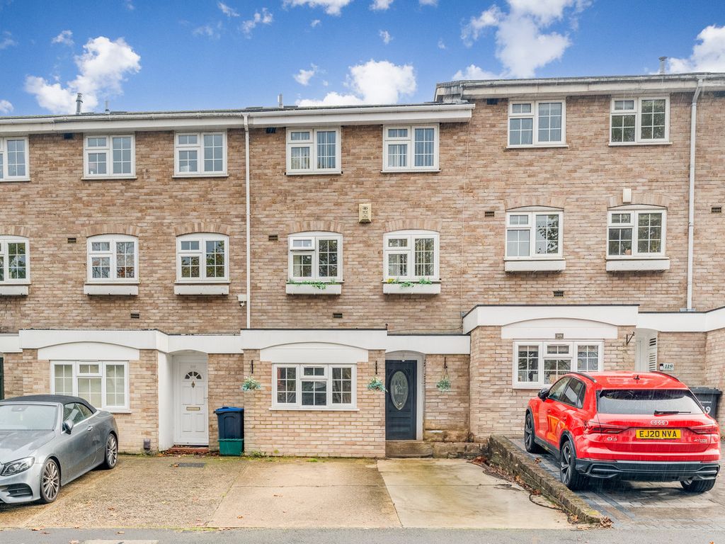 4 bed terraced house for sale in Avondale Road, Bromley BR1, £500,000