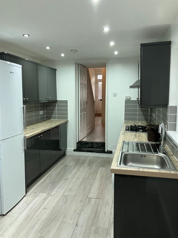 3 bed terraced house to rent in Earl Street, Grangetown, Cardiff CF11