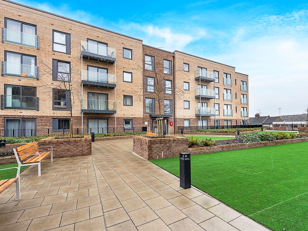 1 bed flat to rent in Wilson Court, Stirling Drive, Luton, Beds LU2, £