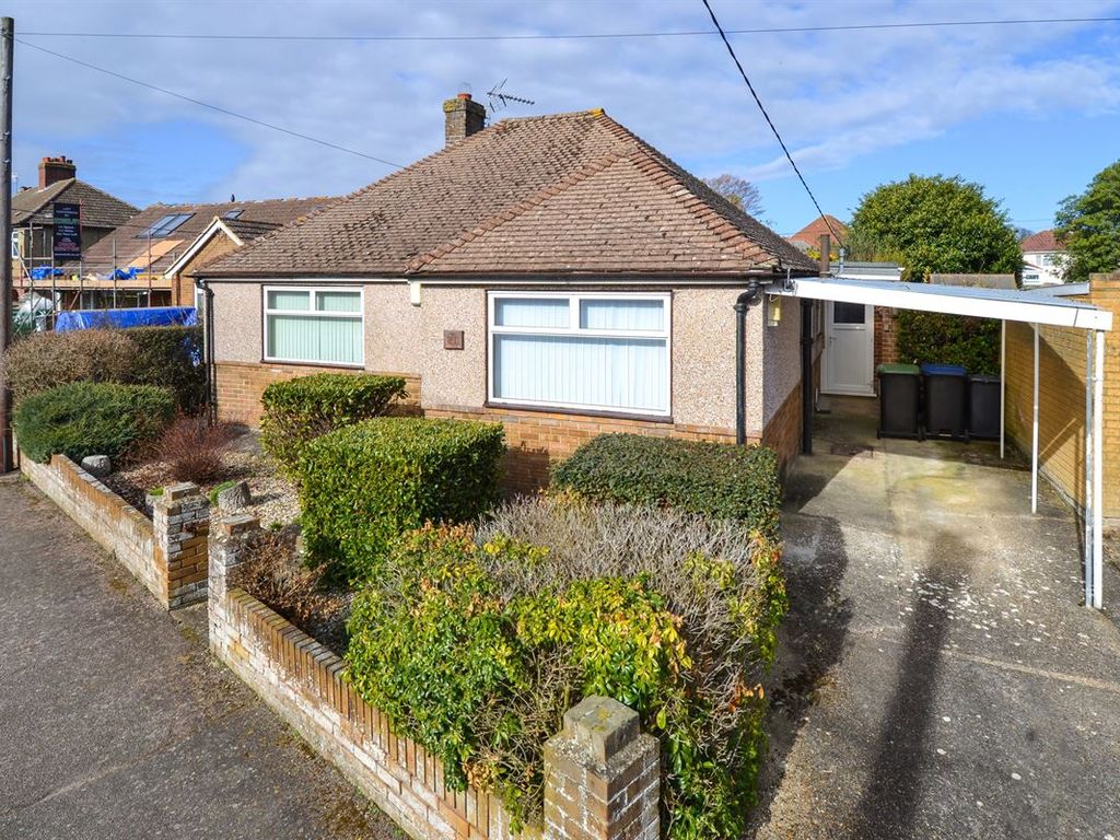 3 bed detached bungalow for sale in Lovell Road, Rough Common