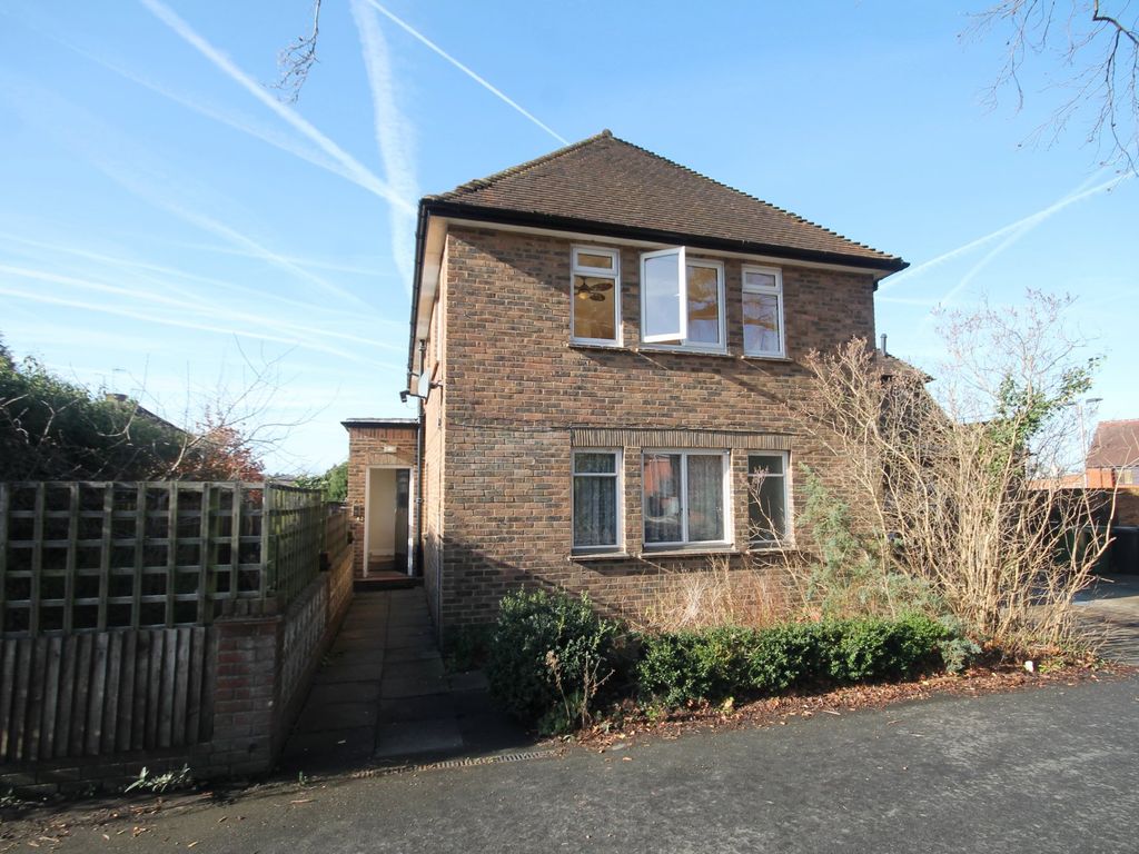 1 bed flat to rent in Church Gardens, Kingston Road, Leatherhead KT22 Zoopla