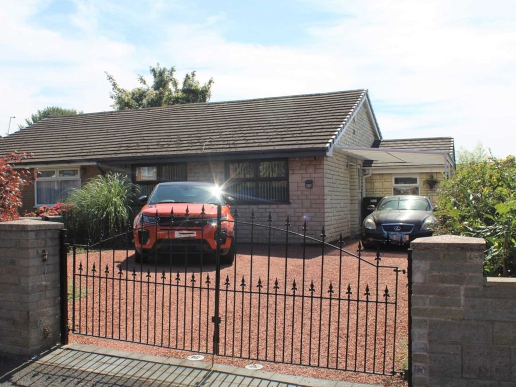 2 bed semidetached bungalow for sale in Ashworth Close, Oldham OL9