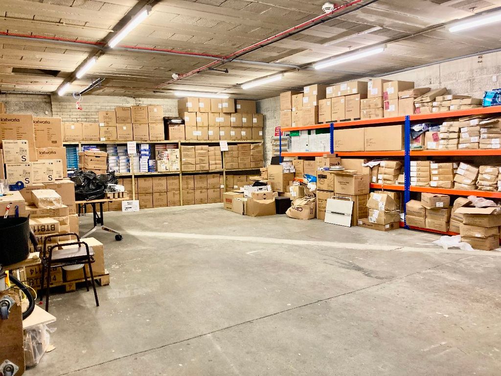 Warehouse to let in Maldon Road, Romford RM7, £12,000 pa Zoopla