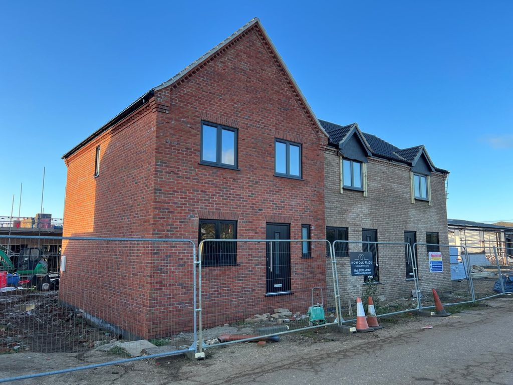 New home, 3 bed end terrace house for sale in Fairfield Road, Downham