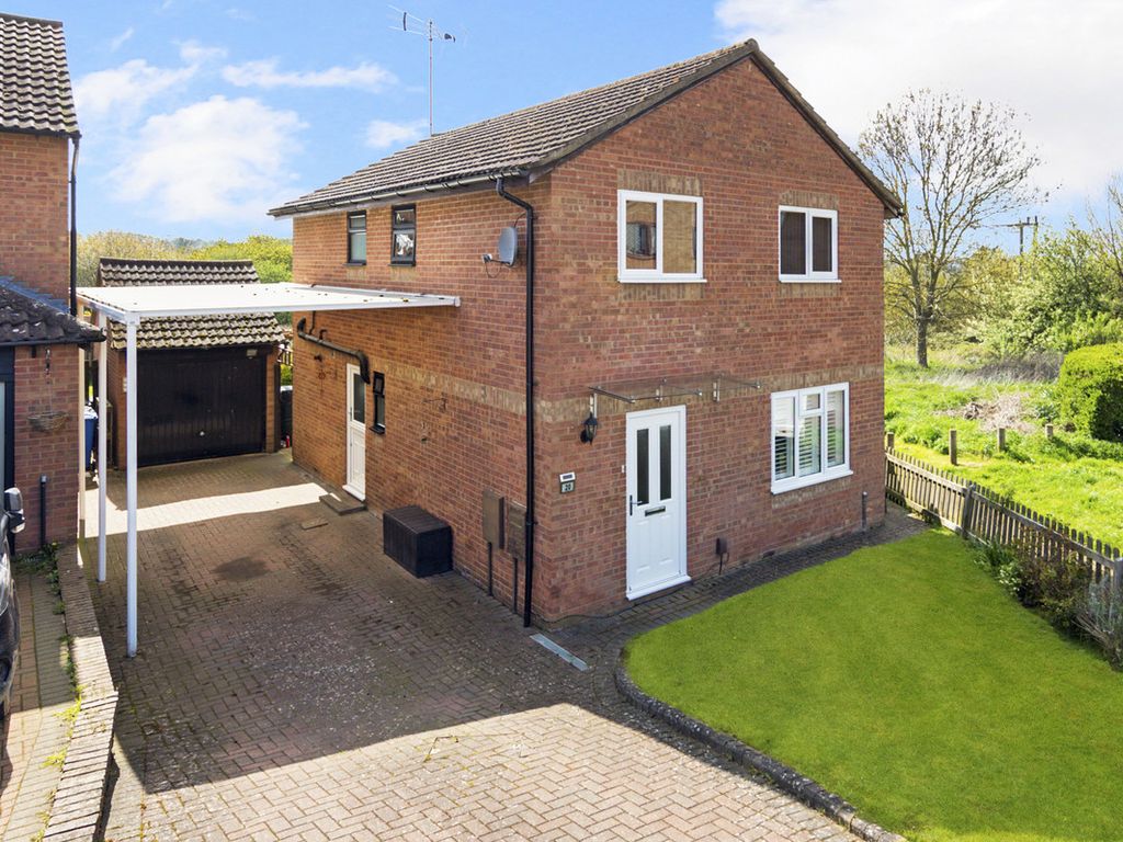 3 bed detached house for sale in Kingfisher Way, Burton Latimer NN15