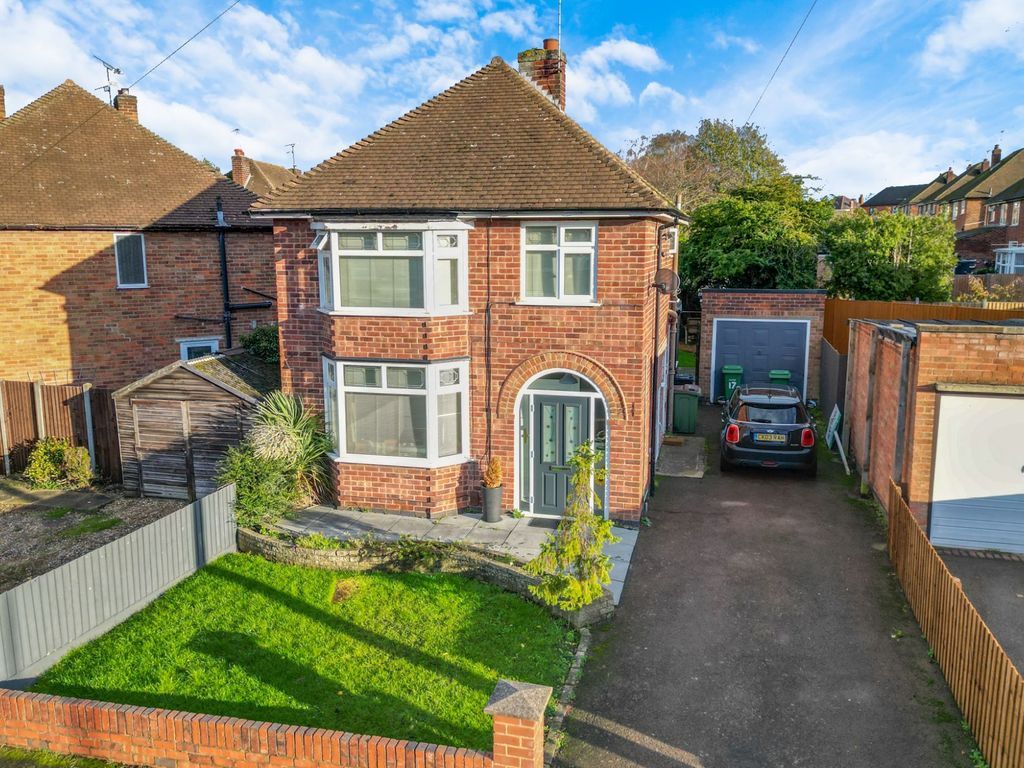 3 bed detached house for sale in Denmead Avenue, Wigston LE18 Zoopla