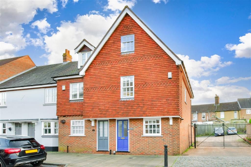 4 bed end terrace house for sale in West Street, Faversham, Kent ME13, £425,000 Zoopla