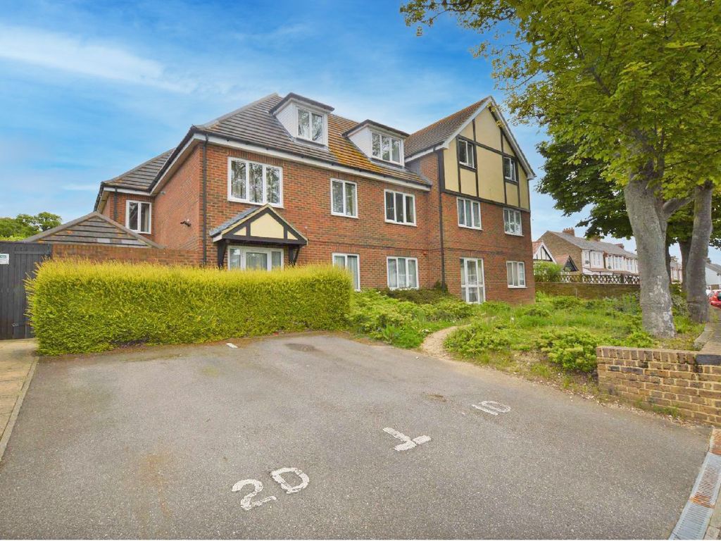 2 bed flat to rent in Dane Park Road, Ramsgate CT11, £895 pcm Zoopla