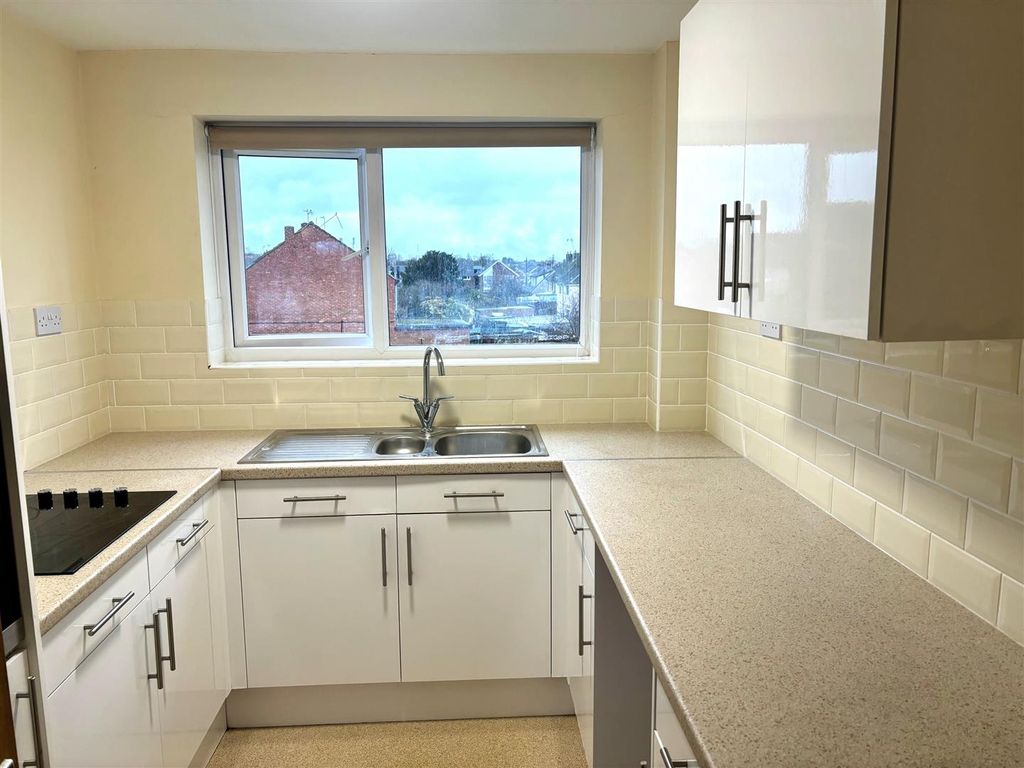 2 bed detached house to rent in Halston Court, Church Road, Corringham