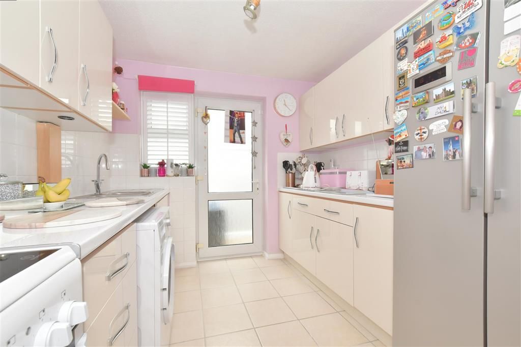 3 bed detached bungalow for sale in Sunningdale Gardens, Bognor Regis