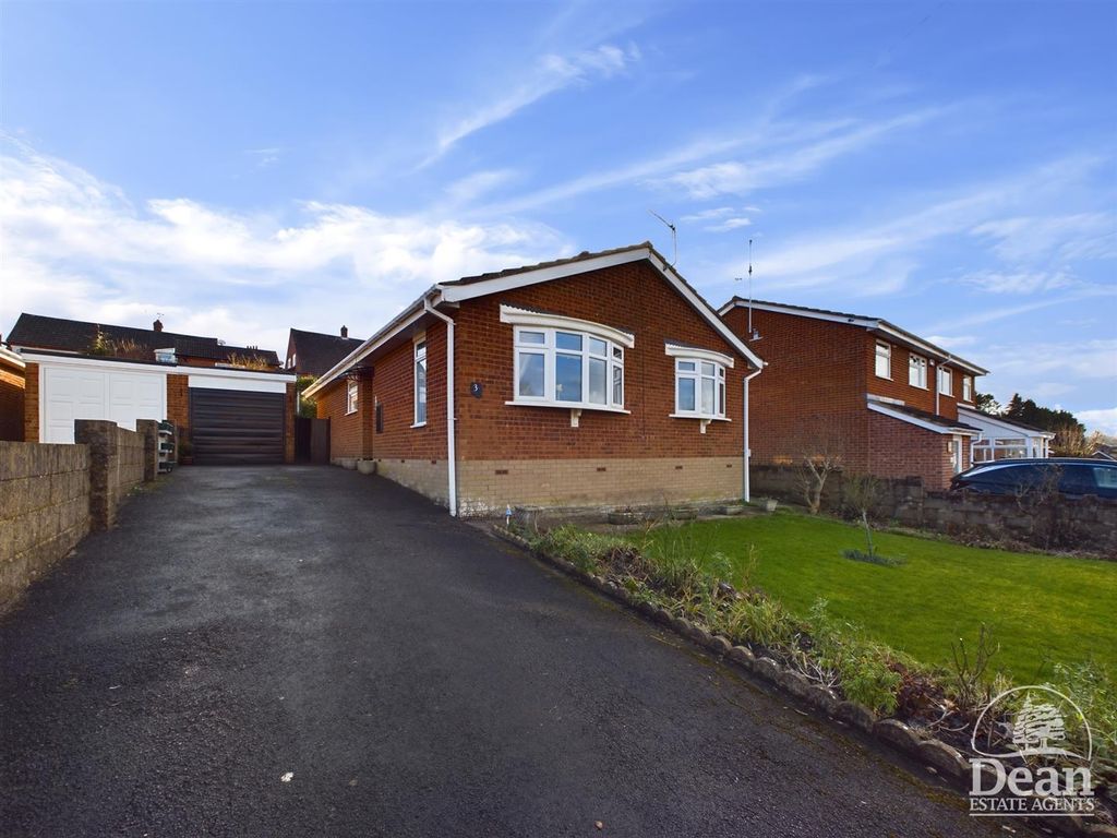 3 bed detached bungalow for sale in Poolway Place, Coleford GL16, £