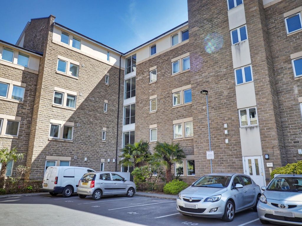 2 bed flat for sale in Cornmill View, Horsforth, Leeds LS18 Zoopla