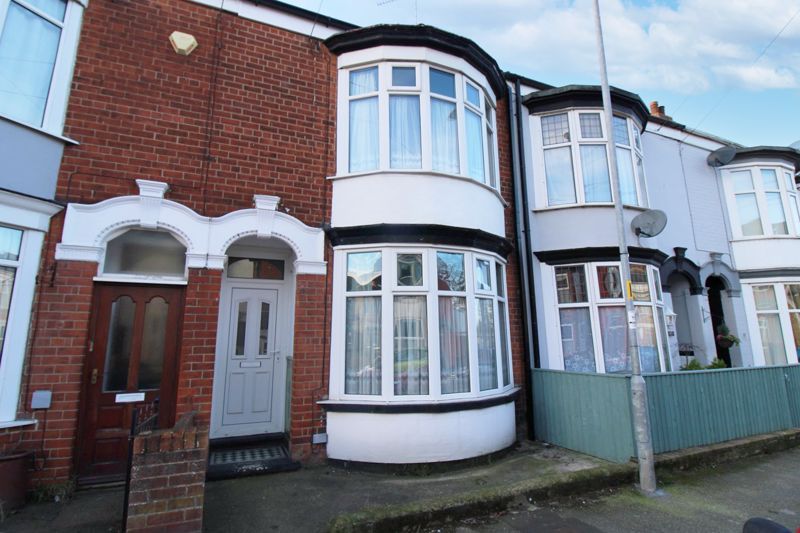 3 bed terraced house for sale in Westminster Avenue, Holderness Road