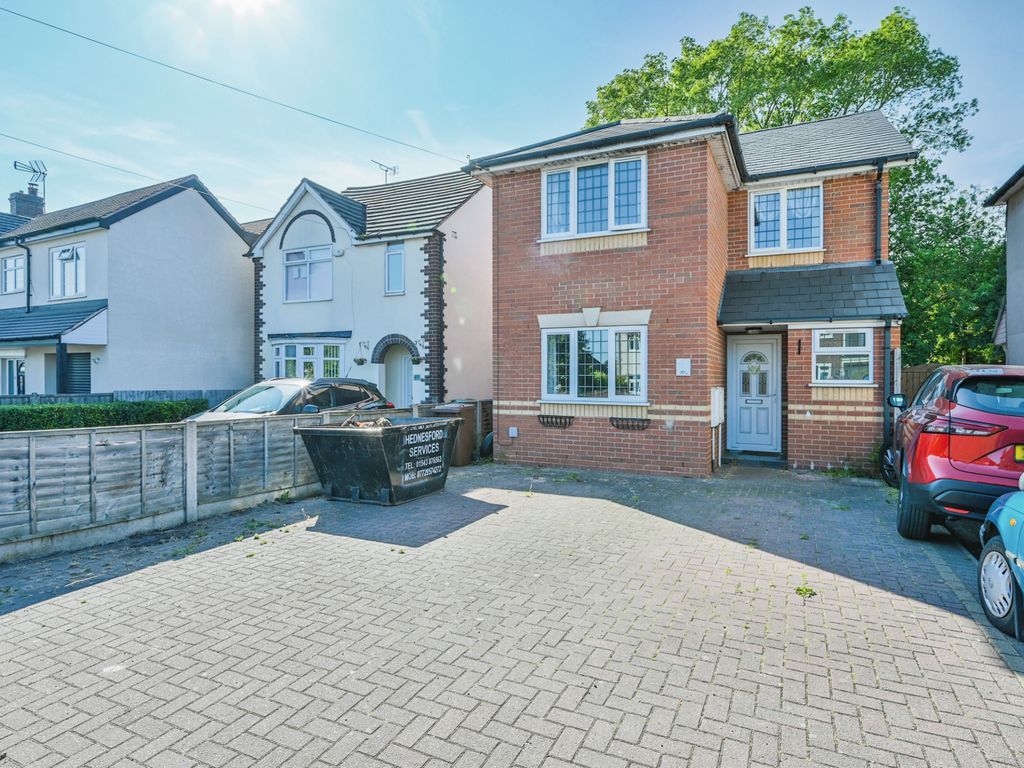 4 bed detached house for sale in Cannock Road, Cannock, Staffordshire
