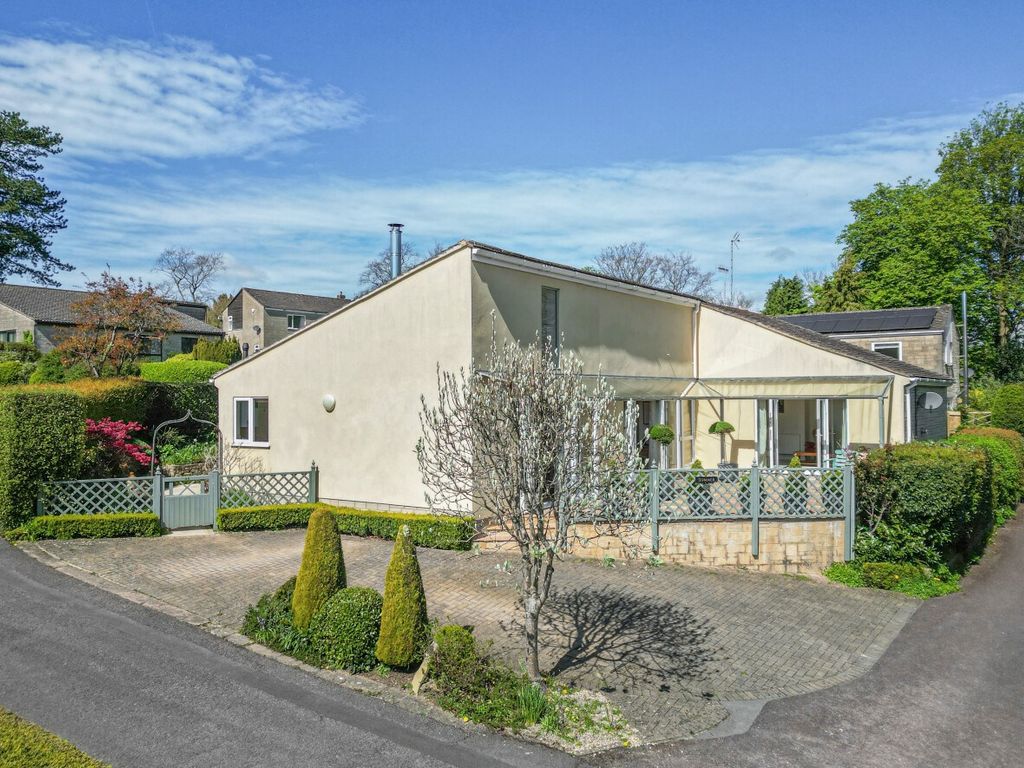 3 bed detached bungalow for sale in Bownham Park, Rodborough Common