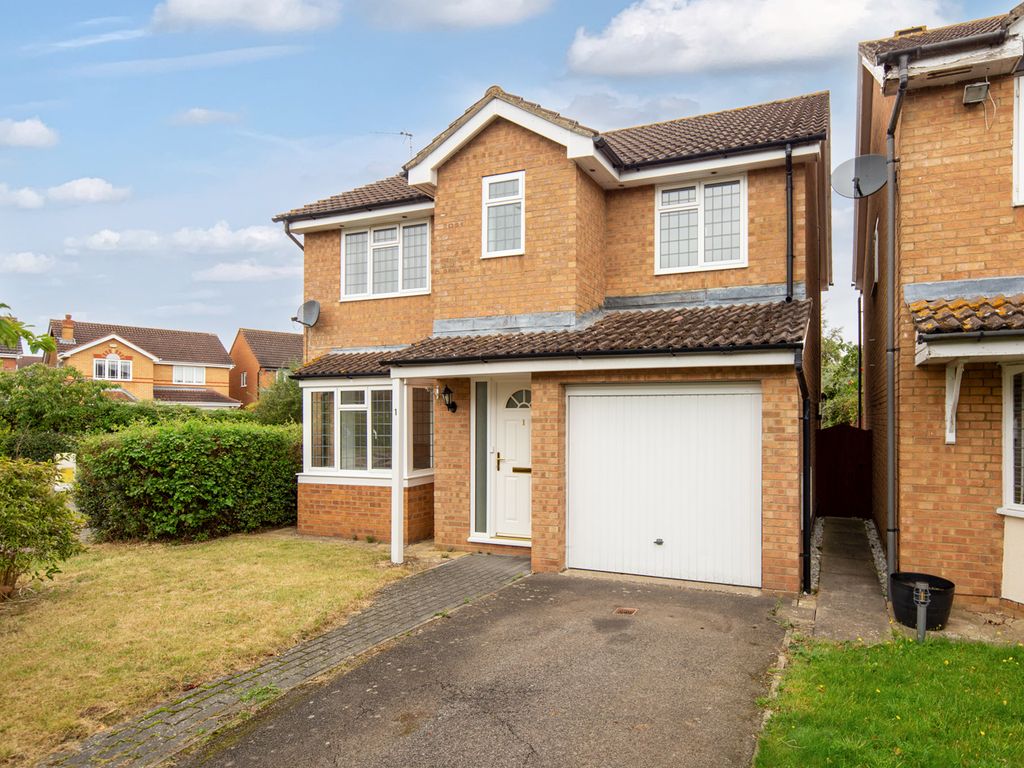 4 bed detached house for sale in Osprey Close, Bicester OX26, £495,000