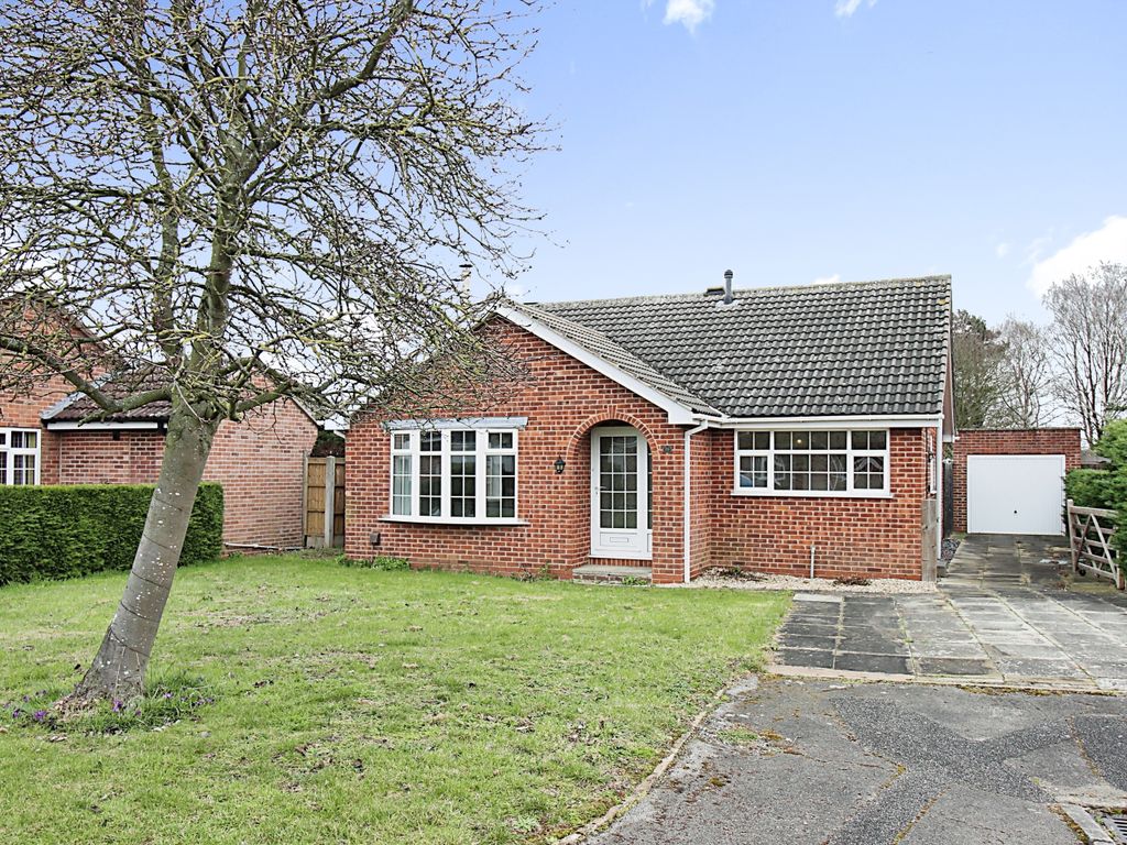 3 bed detached bungalow for sale in Branston Close, Winthorpe, Newark
