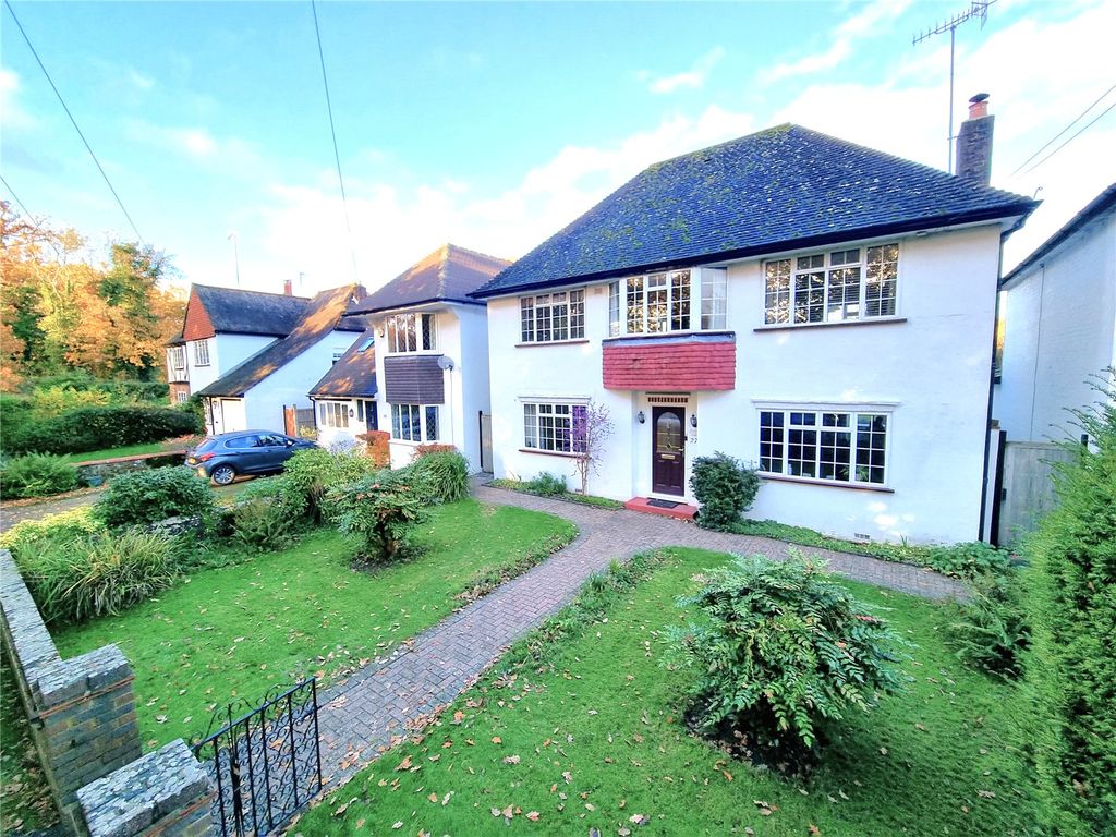 4 bed detached house for sale in Horley, Surrey RH6, £700,000 Zoopla