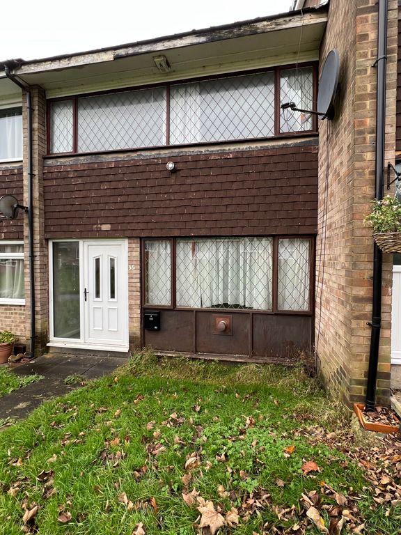 2 bed terraced house for sale in Windsor Close, Dewsbury WF12, £110,000