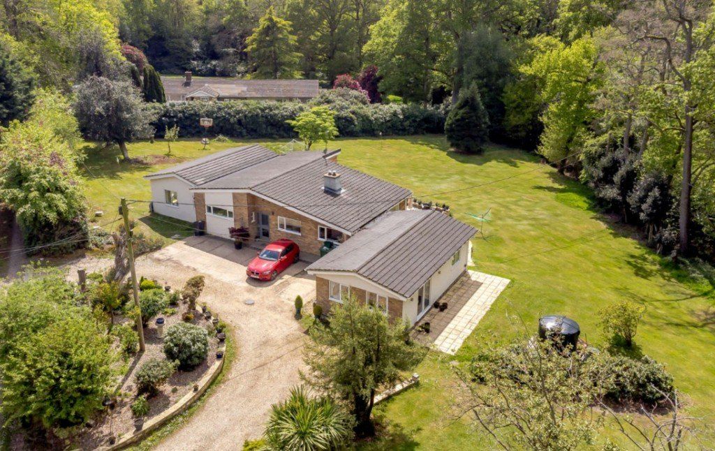 5 bed bungalow for sale in Brimpton Road, Baughurst, Tadley, Hampshire