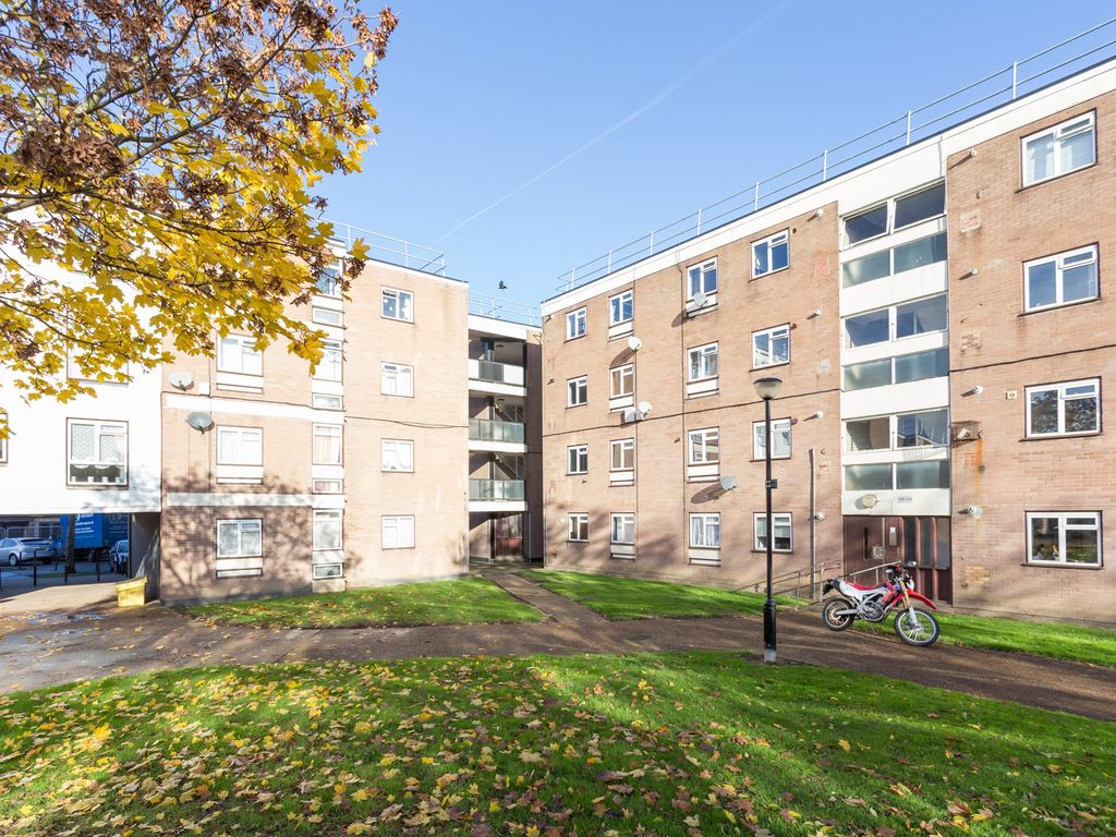 1 bed flat to rent in Avelon Road, Rainham RM13 Zoopla