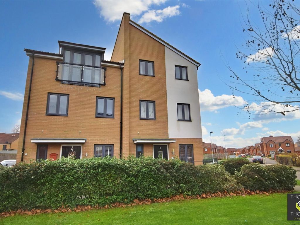 3 bed semidetached house to rent in Lime Tree Avenue, Hardwicke