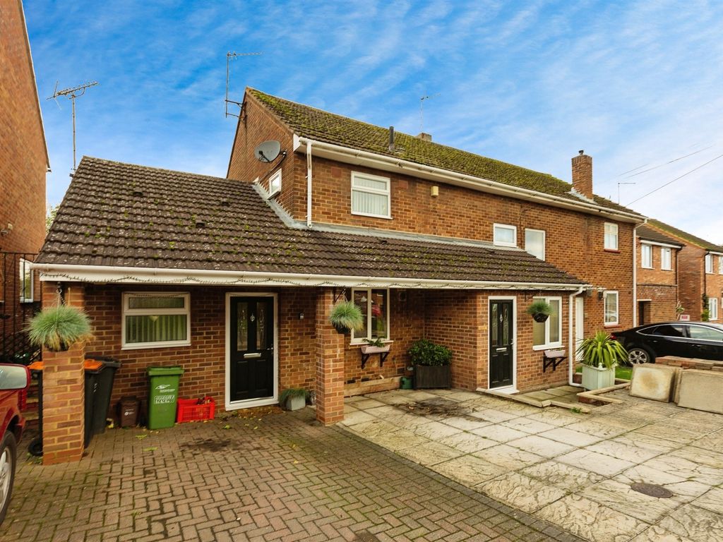 2 bed semidetached house for sale in Lywood Road, Leighton Buzzard LU7