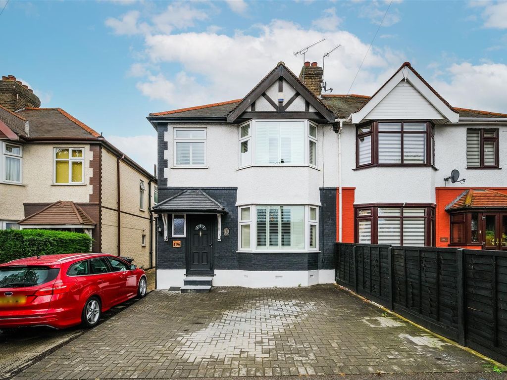 3 bed semidetached house for sale in Kings Head Hill, London E4 Zoopla