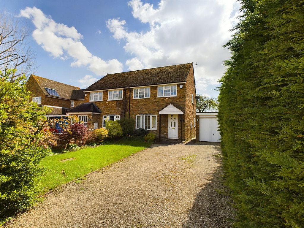 3 bed semidetached house to rent in Sydenham Road, Sydenham, Chinnor