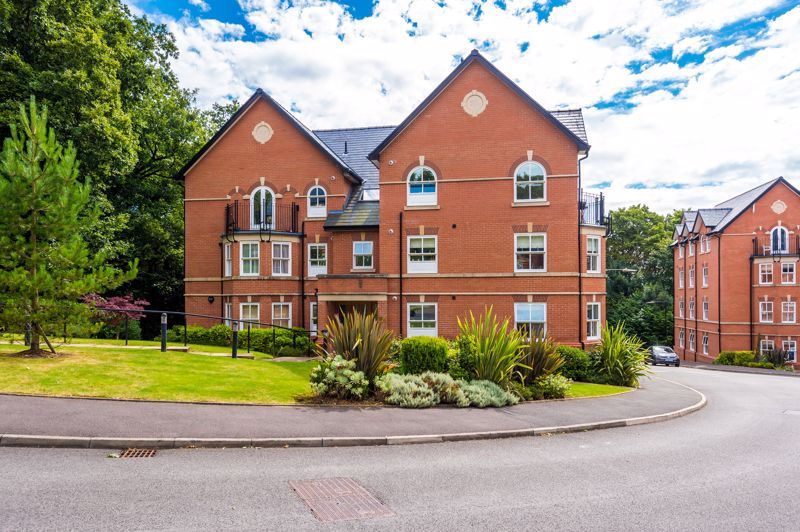 2 bed flat for sale in Clevelands Drive, Bolton BL1 Zoopla