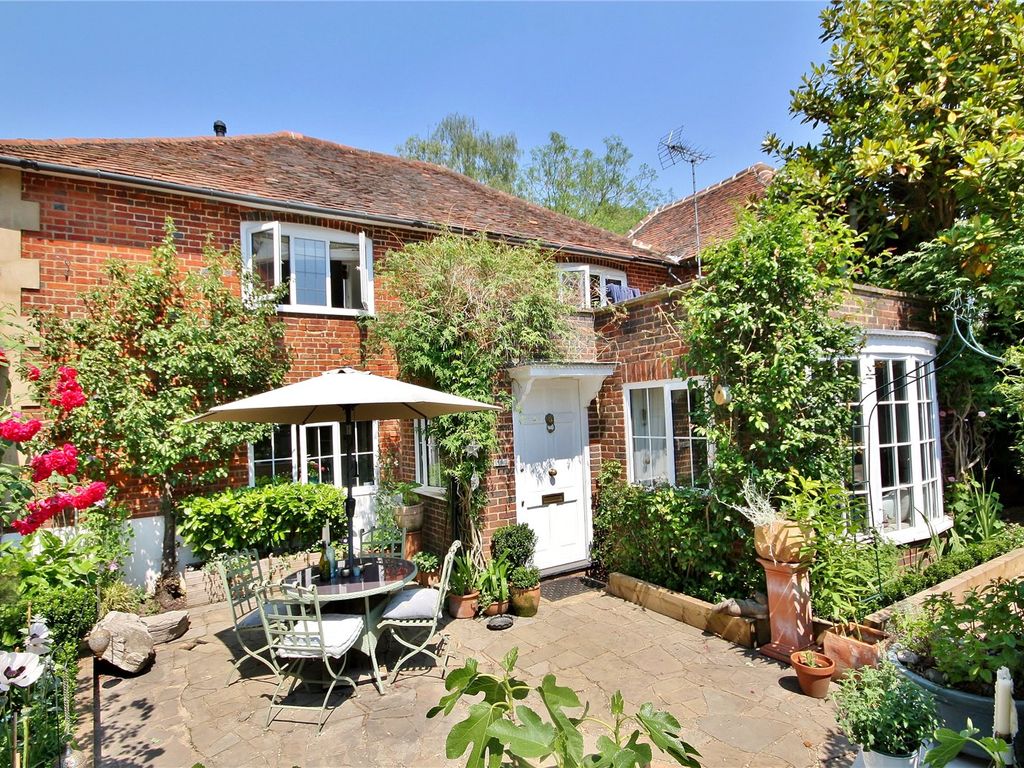 2 bed for sale in Chobham Road, Ottershaw, Chertsey, Surrey