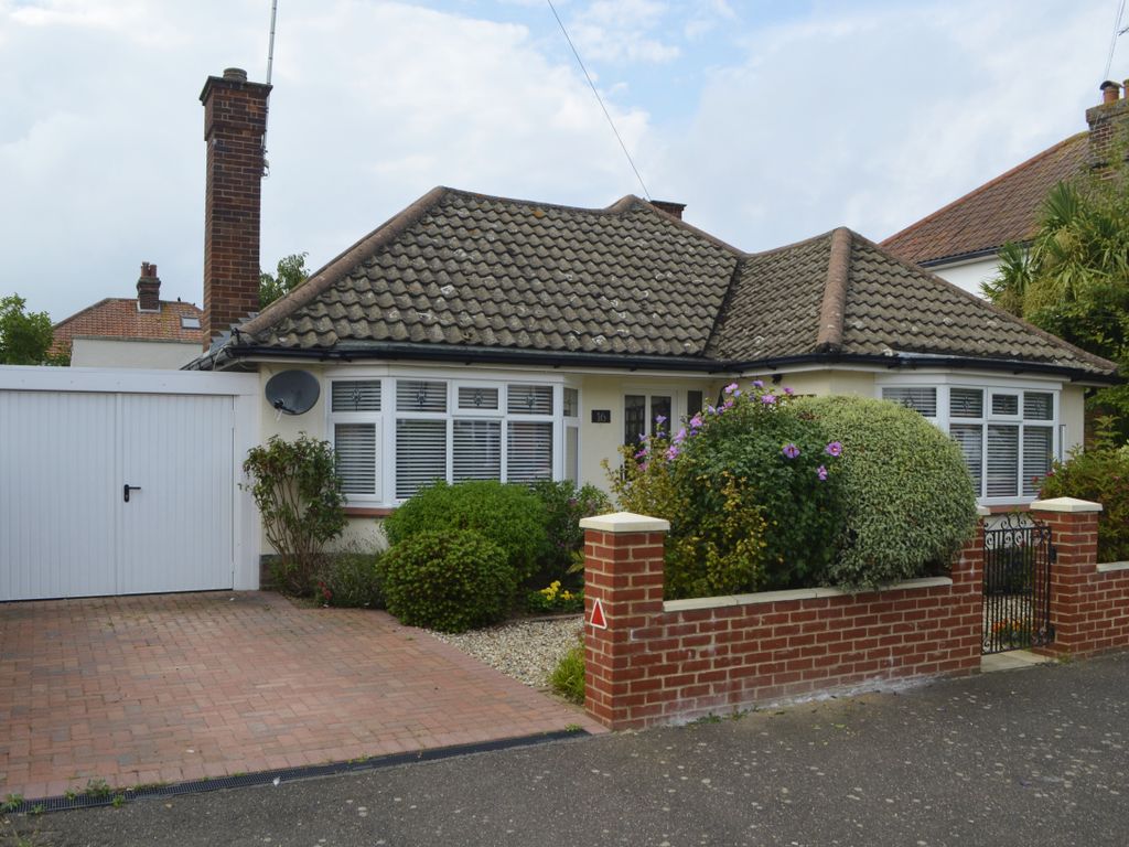 3 bed detached bungalow for sale in Tomline Road, Felixstowe IP11, £