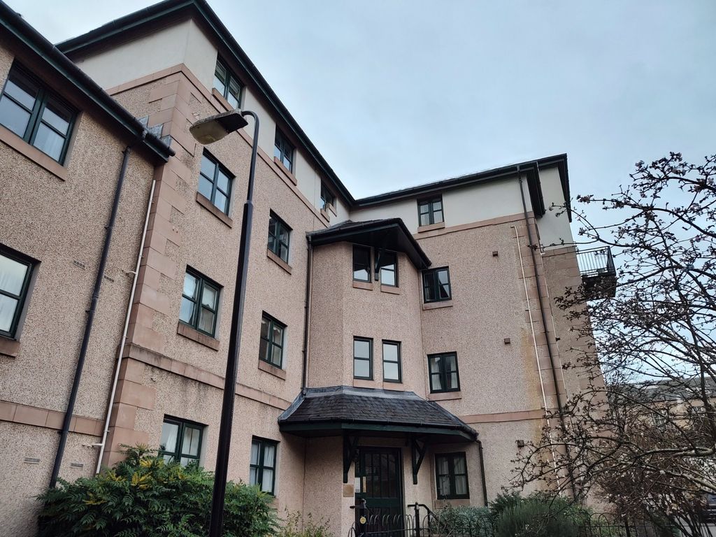 2 bed flat to rent in South Gray Street, Edinburgh, Midlothian EH9, £