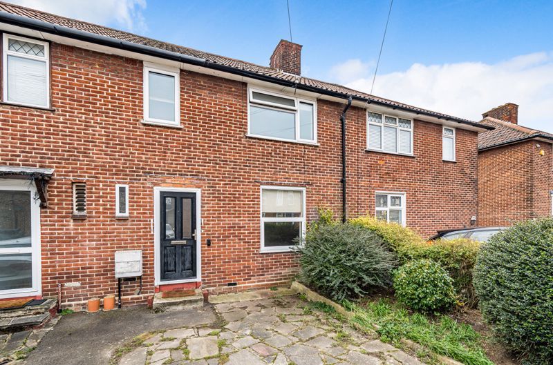 3 bed terraced house for sale in Road, London SE9, £400,000