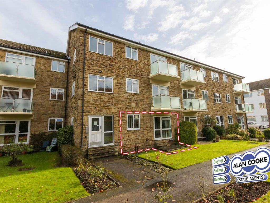 2 bed flat for sale in Woodlea Court, Shadwell Lane, Alwoodley LS17