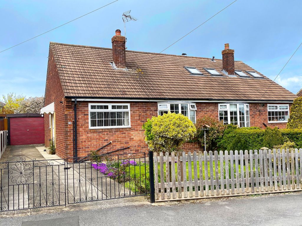 2 bed semidetached bungalow for sale in Hill Top Crescent, Harrogate