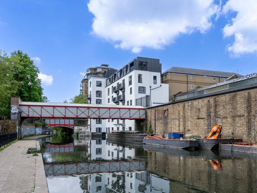 New home, 2 bed flat for sale in Union Lofts, Grand Union Canal, Maida