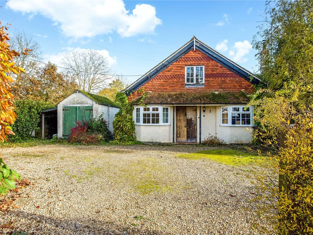 4 bed bungalow for sale in High Street, DorchesterOnThames