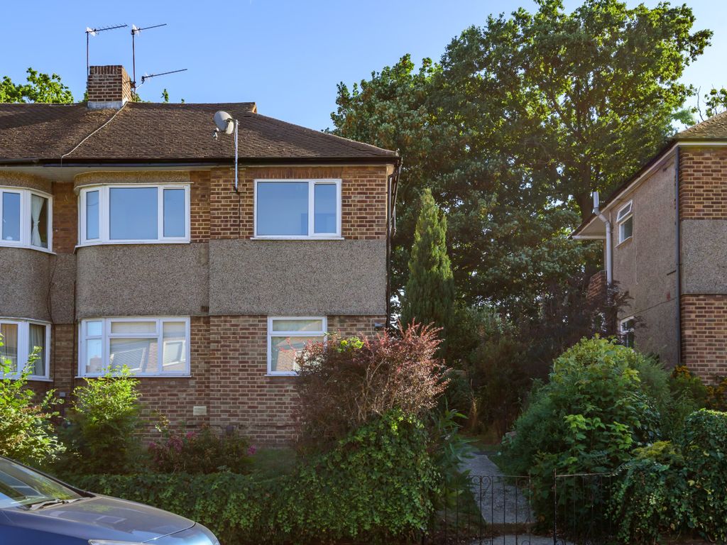 2 bed to rent in Kenilworth Road, Petts Wood, Orpington BR5