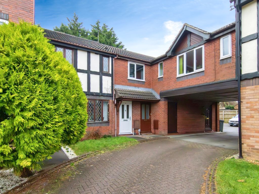 2 bed flat for sale in Helmsley Green, Leyland, Lancashire PR25, £