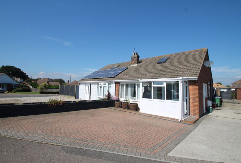 3 bed property for sale in Minter Close, Densole, Folkestone CT18, £