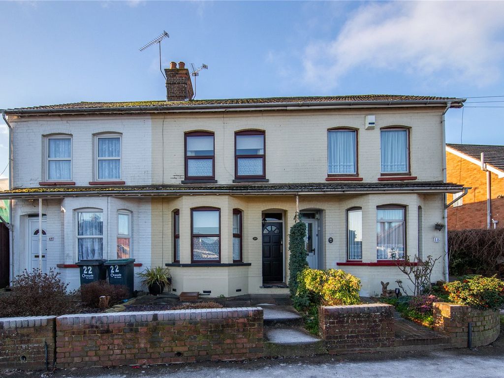 2 bed terraced house for sale in Wigmore Lane, Luton, Bedfordshire LU2