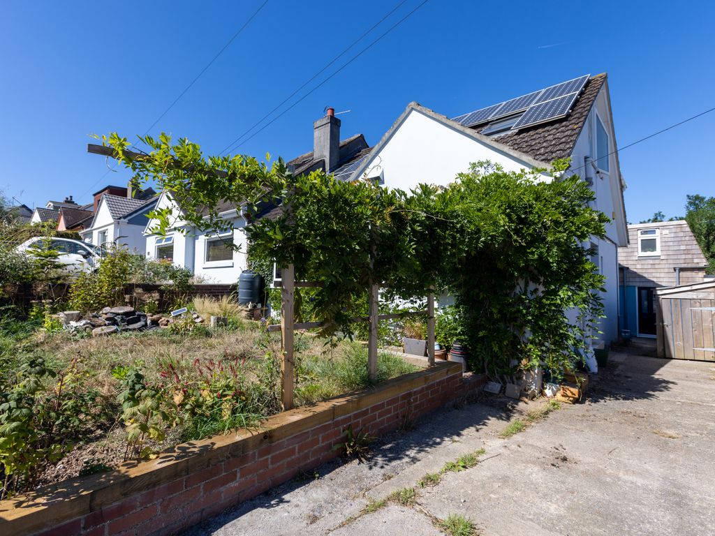 4 bed semidetached bungalow for sale in Denys Road, Totnes TQ9 Zoopla